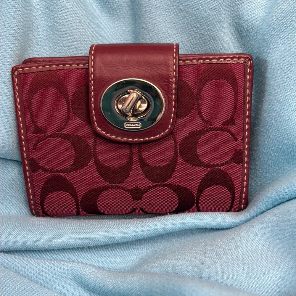 Coach Burgundy Wallet b.o